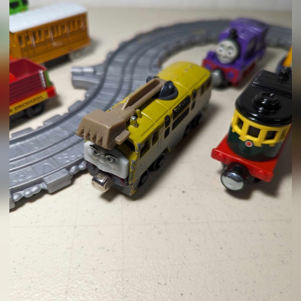 Thomas & Friends Train lot - Picture 6 of 12